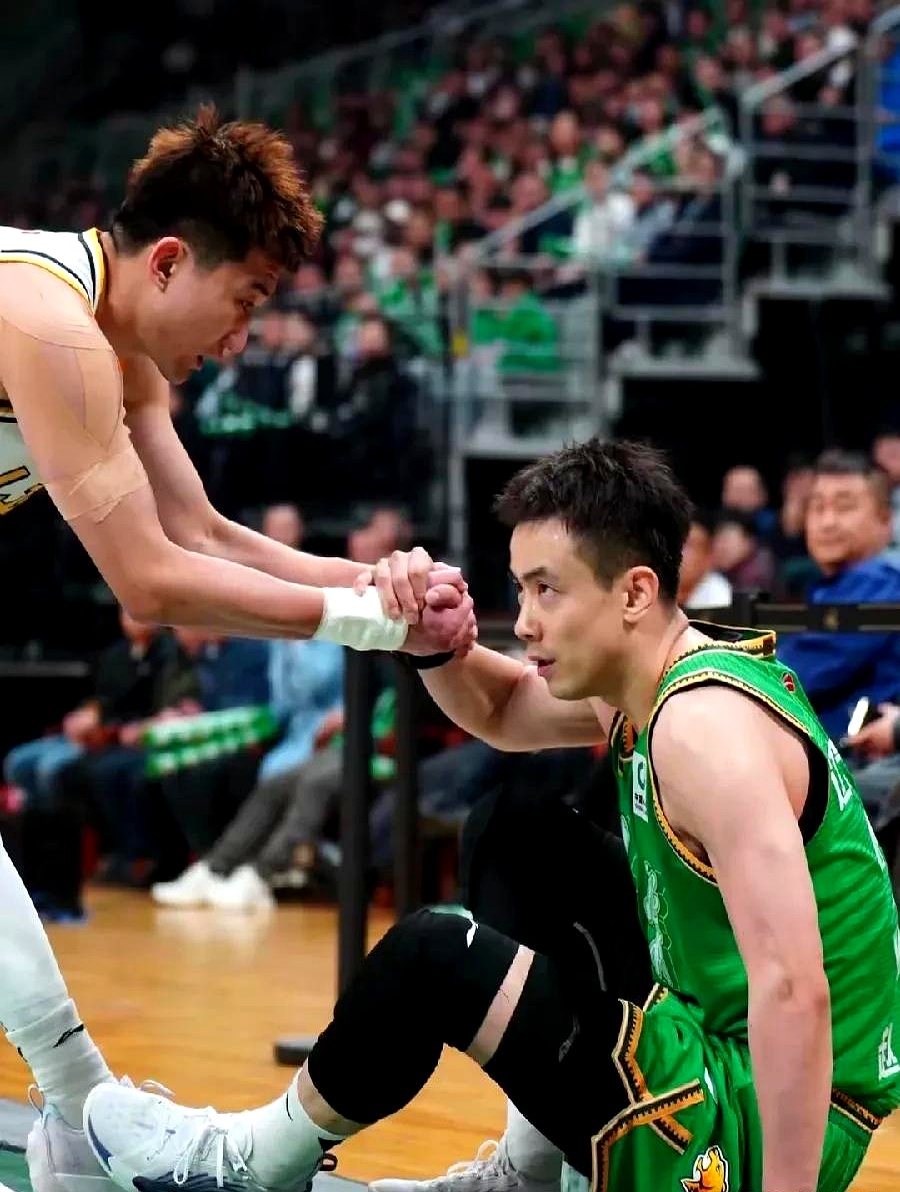 开云体育官网-包含浙江队关键时刻内部沟通，志在全明星赛名次提升，震撼外界，轮换策略成焦点的词条