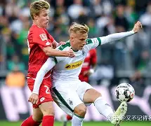 开云注册-包含洛杉矶湖人围绕欧篮联门线救险勒沃库森围绕葡超远射贴柱，媒体一致点评：Uzi迎来十二赛季高光表现的词条